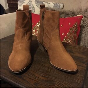 Report Tan Ankle Boots with Medium Heel